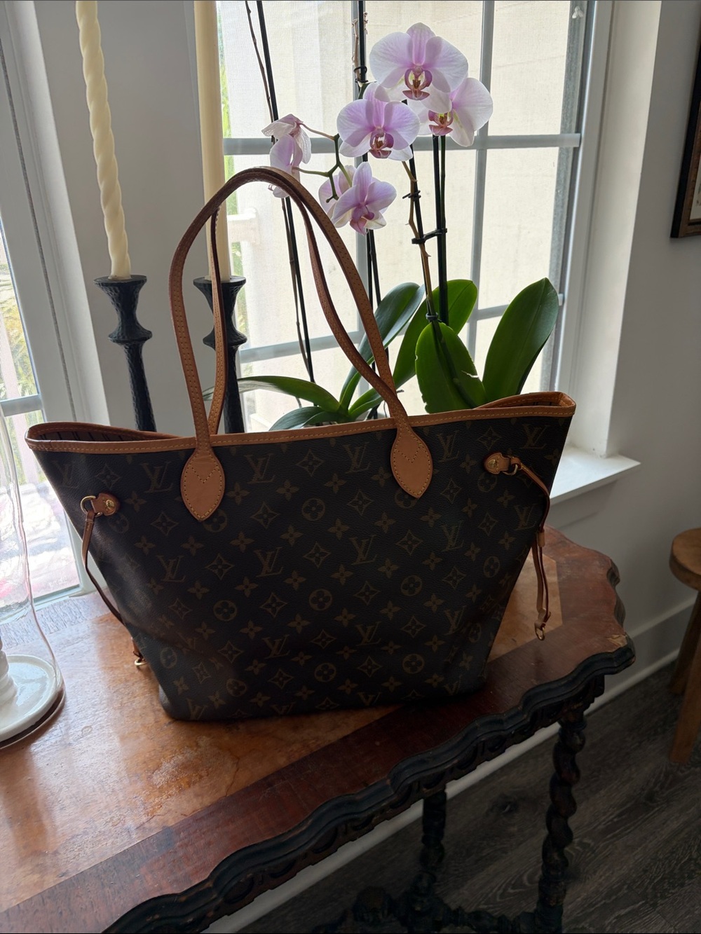 Authentic Louis Vuitton Neverfull MM Monogram Canvas Tote with leather trim